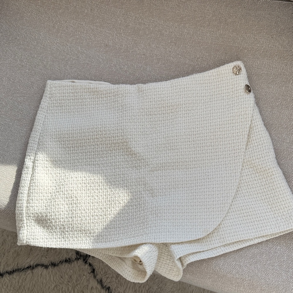 Dynamite Cream Textured Skirt